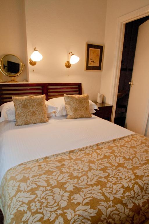 Crescent Guest house 4*