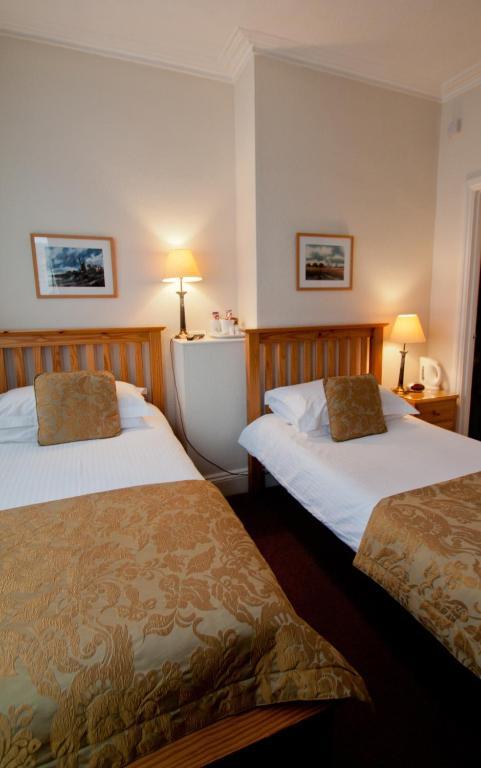 Crescent 4*